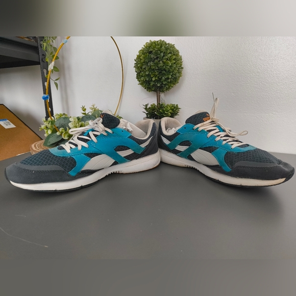 Puma Teal, Gray & White Men's Athletic Sneakers - Picture 3 of 6